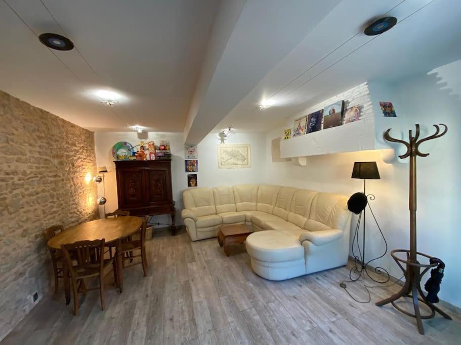 Au Lavoir Vinzelles Exteriér fotografie